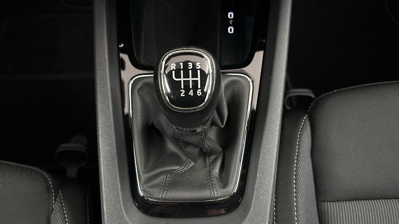 Škoda Octavia 1.5 TSI Style Combi - fotka 23 z 27