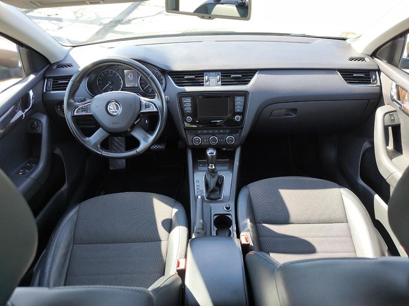Škoda Octavia (2014) 1,6TDI DSG STYLE*VELKÝ SERVIS* - fotka 23 z 58