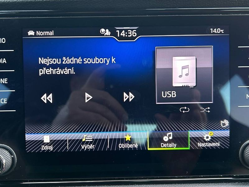 Škoda Karoq (2022) 1.5 TSI 7DSG Sportline - fotka 22 z 35
