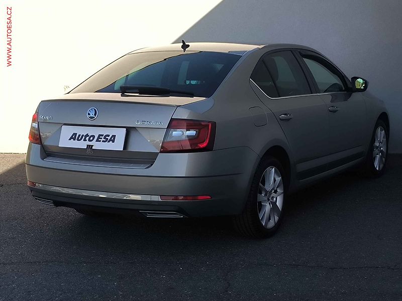Škoda Octavia (2018) 1.4TSi, ČR, DSG, navi, LED - fotka 4 z 22
