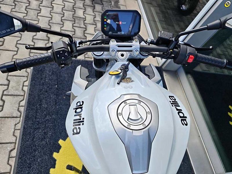 Aprilia (2026) Tuono 457 E5+ - fotka 20 z 38