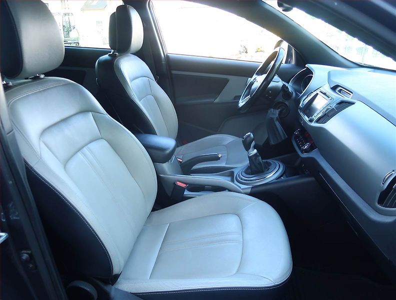 Kia Sportage (2016) 1.7 CRDi, Kůže, Navi, Tempomat - fotka 9 z 24