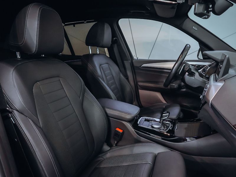 BMW X3 30d xDrive Mpaket - fotka 24 z 29