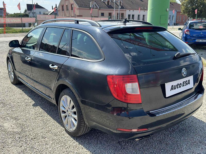 Škoda Superb (2012) 2.0TDi, DSG, navi - fotka 6 z 16