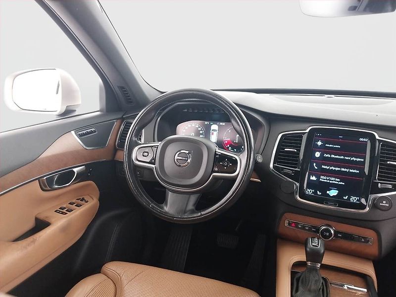 Volvo XC90 (2017) D5 AWD - fotka 7 z 23
