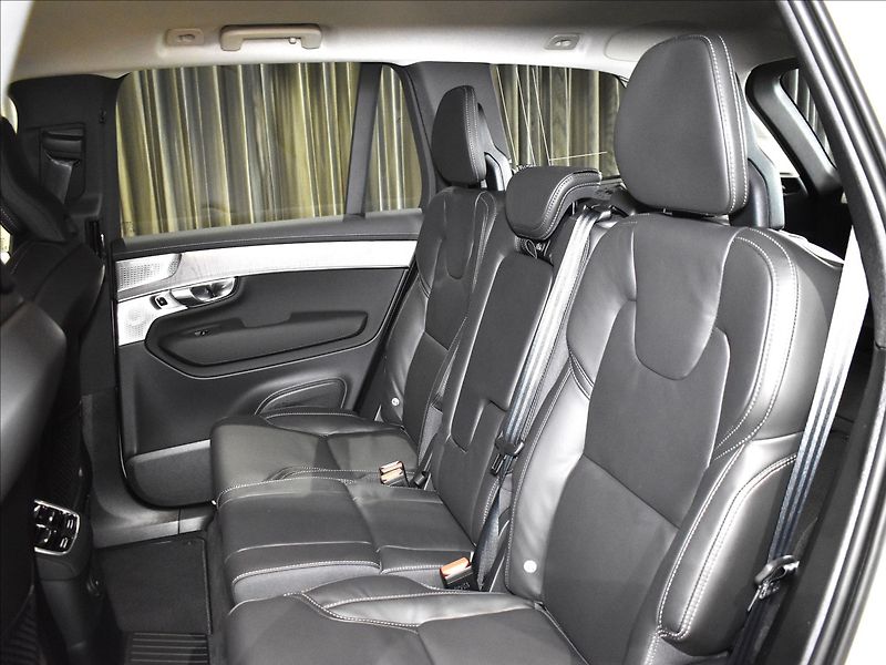 Volvo XC90 (2026) 2,0 T8  Plus Dark - fotka 25 z 35
