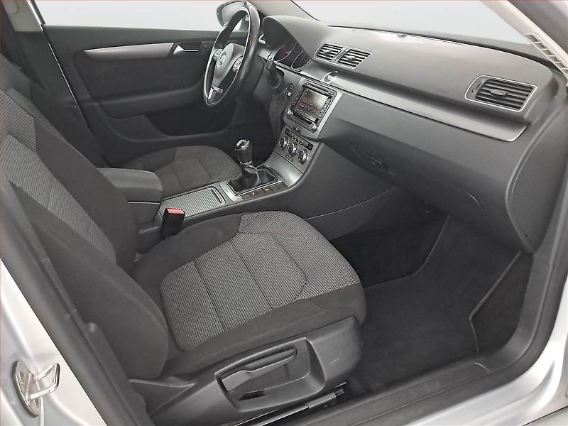 Volkswagen Passat (2012) Comfortline 2.0 TDI, 4X4 - fotka 9 z 20