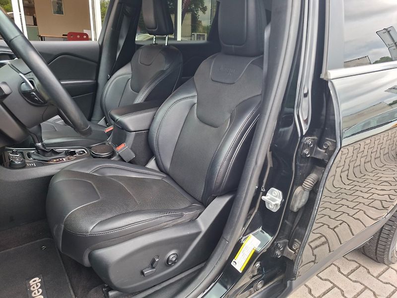 Jeep Cherokee (2019) 2.2M-JET 143kW 4X4 LIMITED - fotka 23 z 46