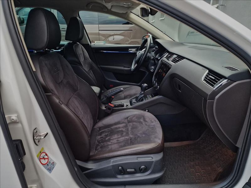 Škoda Octavia 2.0TDI 110kW DSG L&k, ČR, 1.Ma - fotka 14 z 50