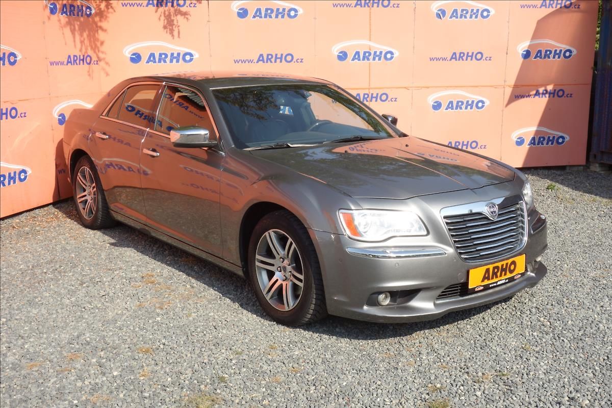 Lancia Thema 3,0 CRD V6 140KW, PLATINUM.