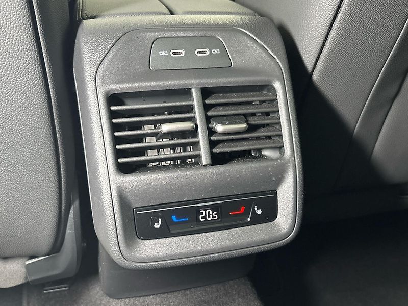 Škoda Superb Laurin & Klement 4x4 DSG - fotka 22 z 31