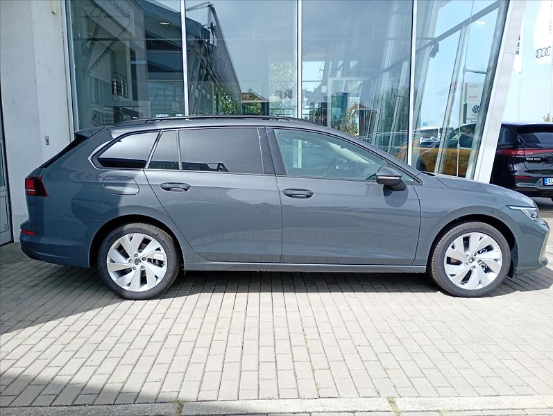 Volkswagen Golf Variant (2026) 1,5 eTSI 7DSG mHEV  People - fotka 4 z 16