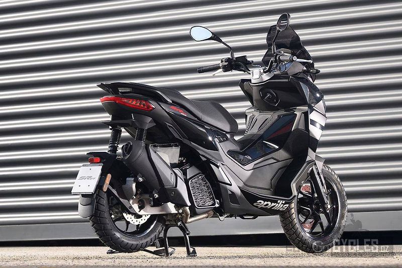 Aprilia SR GT 125 (2026) sleva končí 30.6. - fotka 5 z 11