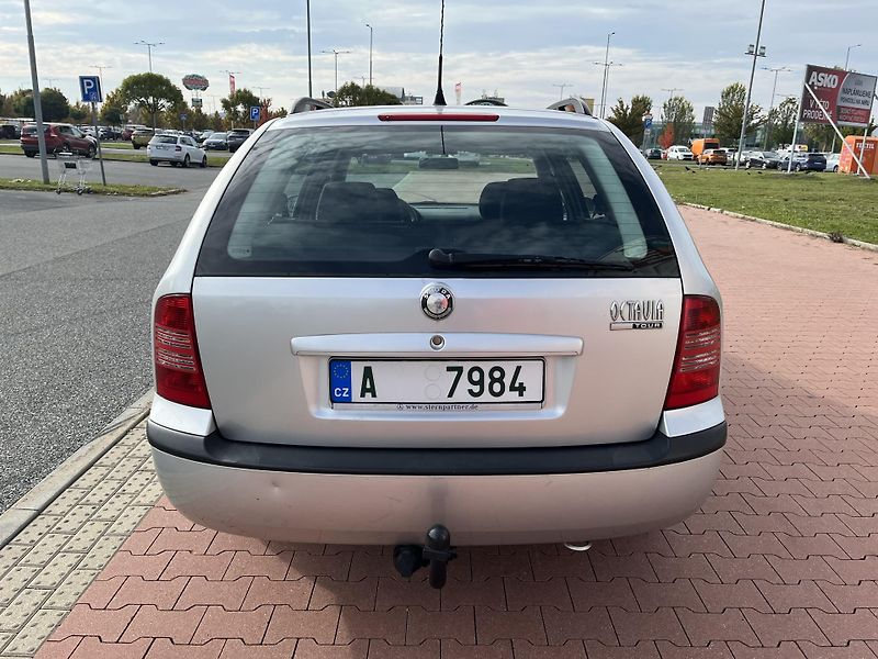 Škoda Octavia 1.9 TDi Tour - fotka 6 z 29