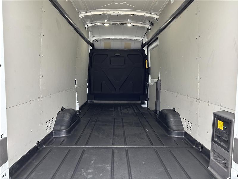 Ford Transit Trend L4 135kW 89kWh BEV - fotka 12 z 46