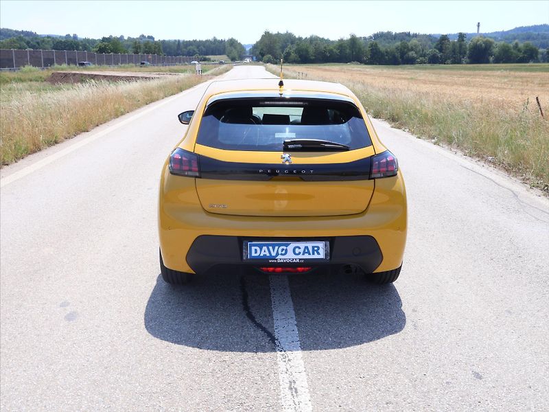 Peugeot 208 1,2 101k Allure CZ 1.Maj DPH - fotka 6 z 24