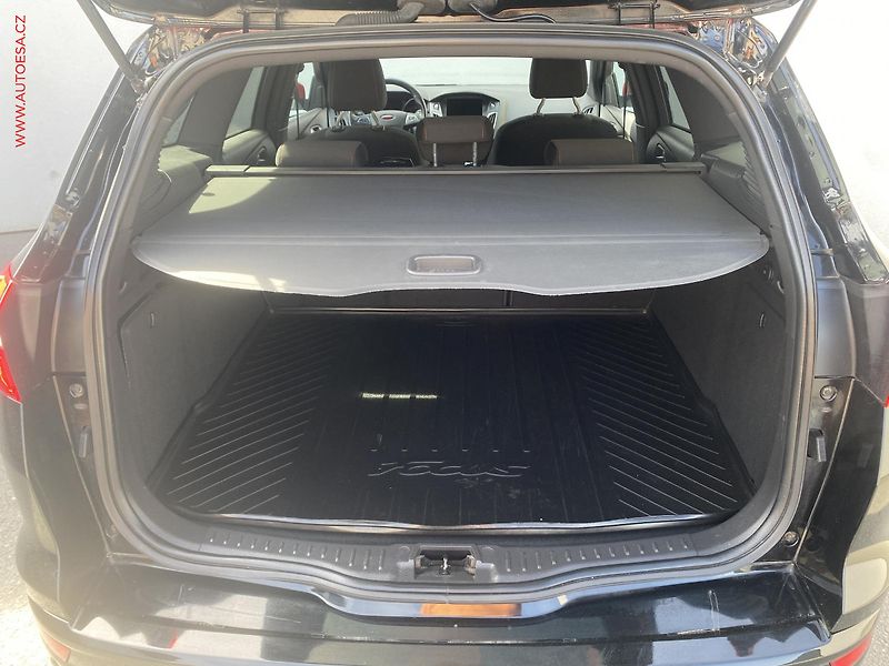 Ford Focus (2017) 1.5 EcoBoost, ČR, Sport, navi - fotka 7 z 19