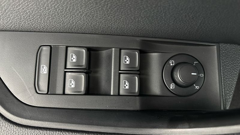 Škoda Superb 1.5 TSI DSG Style - fotka 22 z 27