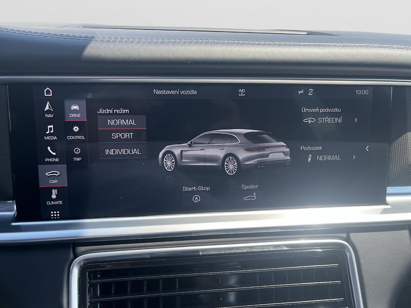 Porsche Panamera (2020) 4 SportTurismo - fotka 19 z 28