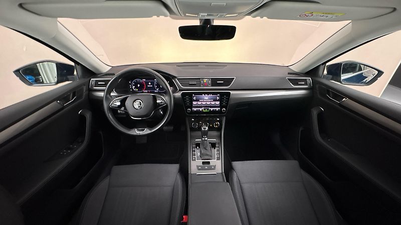 Škoda Superb 2.0 TDI DSG Style Combi - fotka 8 z 28