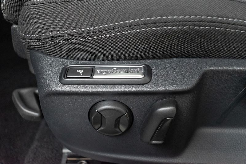 Volkswagen Passat TDI 110kW BUSINESS*2xPNEU*ČR 1 - fotka 15 z 39