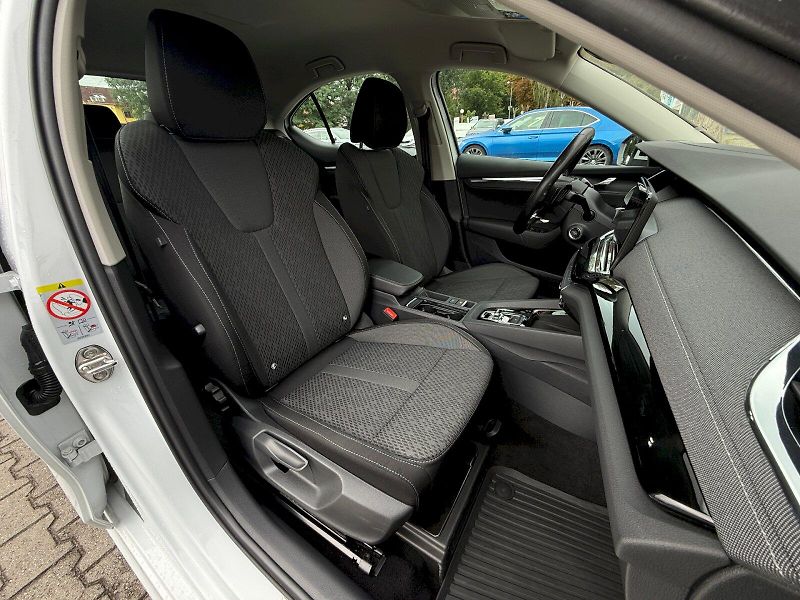 Škoda Octavia (2022) 1.5 TSI 110 kW DSG Style Plus - fotka 24 z 27