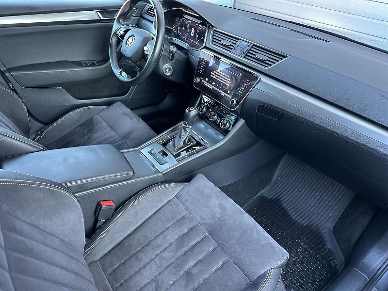 Škoda Superb (2022) 1.5 TSI DSG Style + - fotka 9 z 36