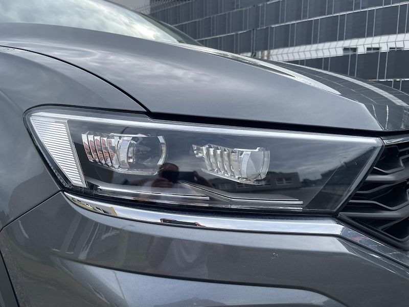 Volkswagen T-Roc (2019) 2.0 TDI 110 kW DSG SPORT - fotka 32 z 34