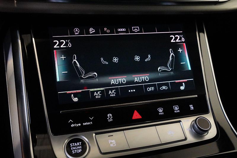 Audi Q8 - fotka 25 z 30