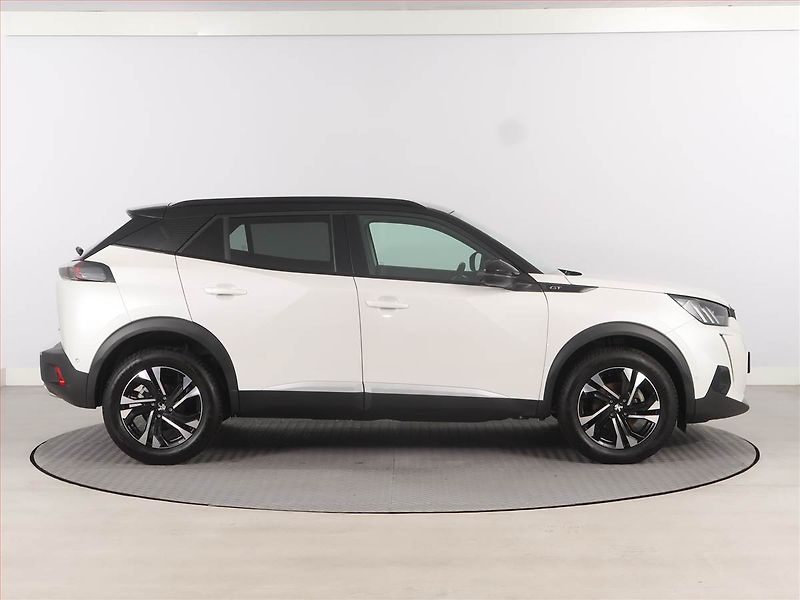 Peugeot 2008 (2022) GT 1.2 PureTech, Serv.kniha - fotka 6 z 12