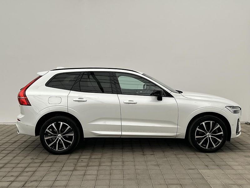 Volvo XC60 2.0  B4 4x4 ULTIMATE - fotka 6 z 34