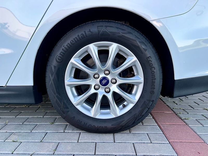 Ford Mondeo (2021) 2.0 TDCi-TAŽNÉ-VYHŘEV.S - fotka 9 z 48