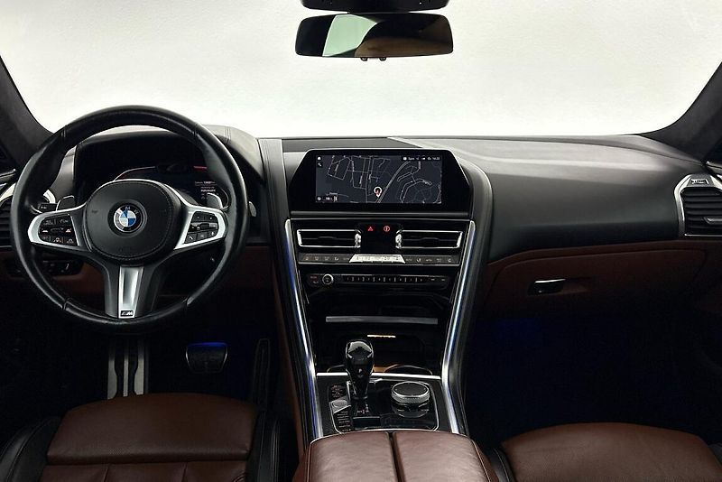 BMW Řada 8 840d xDrive - fotka 14 z 25