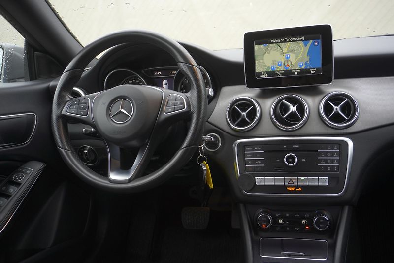 Mercedes-Benz CLA (2017) 200 2,2D SHOOTINGBRAKE AUT. - fotka 17 z 24