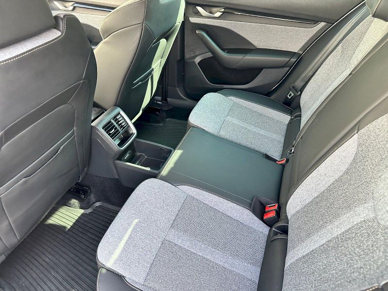 Škoda Octavia (2024) 1.5 TSI 110kW MHEV Top Selecti - fotka 20 z 25