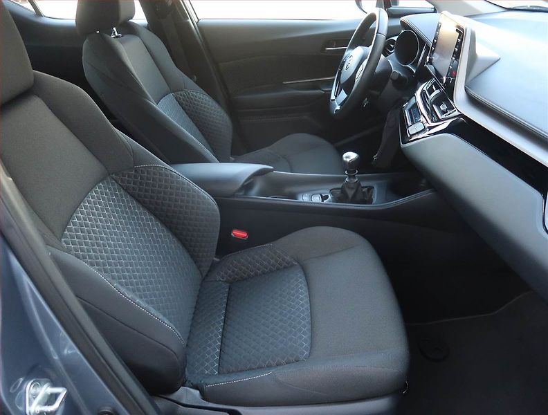 Toyota C-HR (2021) 1.2 Turbo, Serv.kniha - fotka 9 z 20
