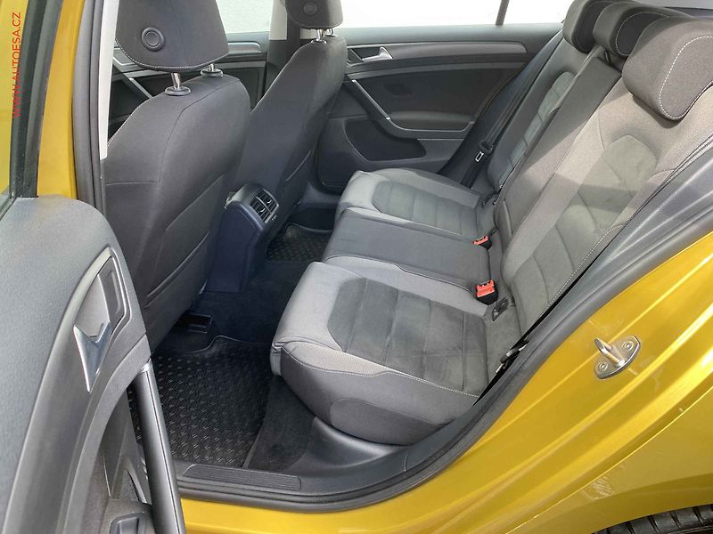 Volkswagen Golf (2017) 1.4TSi, ČR, LED, AC, kamera - fotka 10 z 17