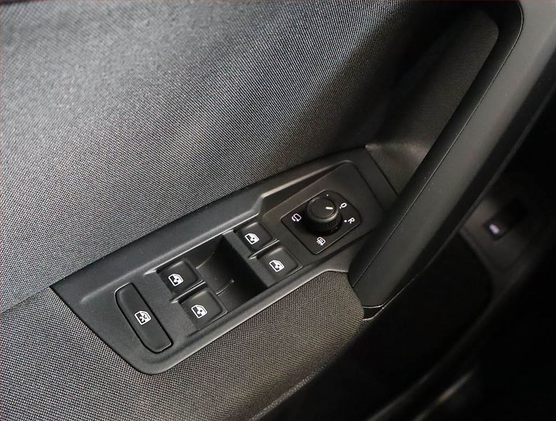 Volkswagen Tiguan (2020) Elegance 2.0 TSI - fotka 26 z 29