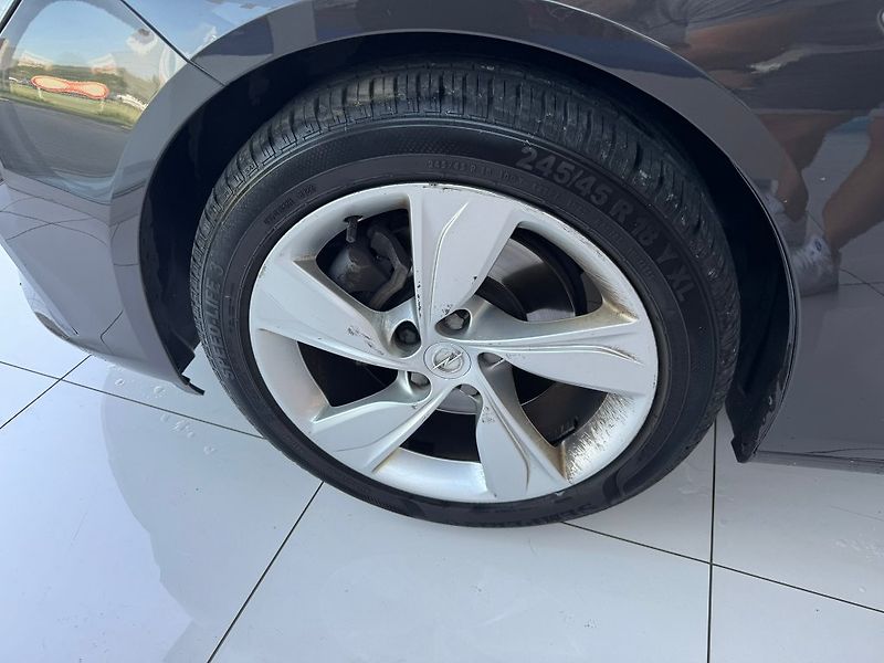 Opel Insignia 2.0CDTi 128kW GSLine AT8 - fotka 7 z 17