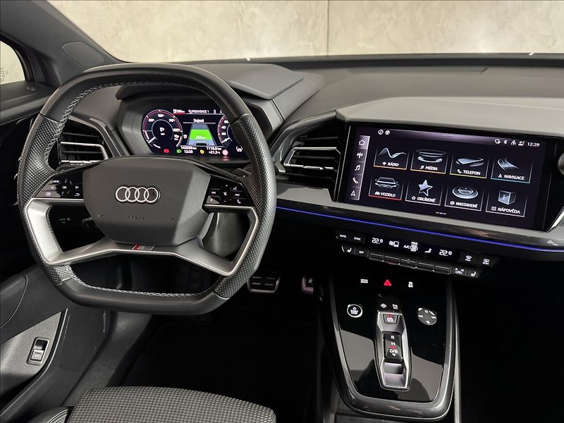 Audi Q4 e-tron 150kW S-Line LED Kamera - fotka 16 z 45