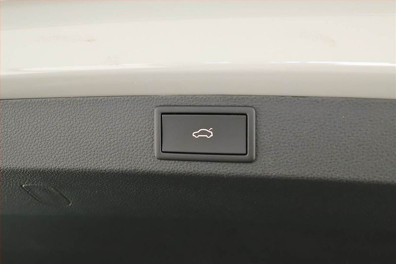Škoda Karoq (2024) Fresh 1.5 TSI - fotka 14 z 16