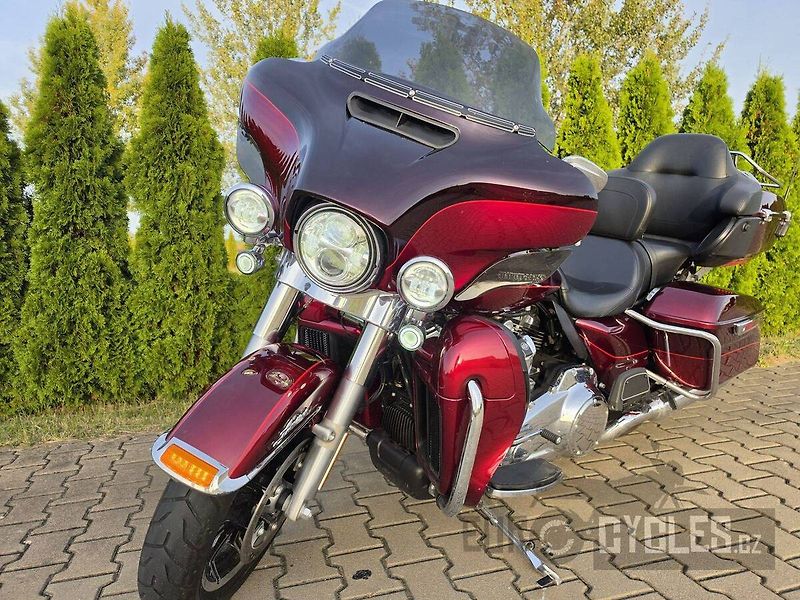 Harley-Davidson FLHTK Electra Glide Ultra Limited 1690 (2017) - fotka 15 z 22