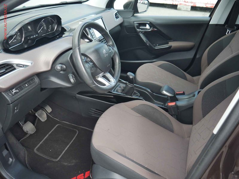 Peugeot 2008 (2014) 1.6i LPG, ČR - fotka 9 z 15