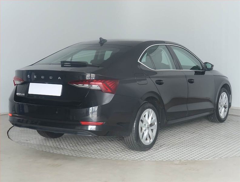 Škoda Octavia (2023) 2.0 TDI, Automat, ČR,1.maj - fotka 5 z 19