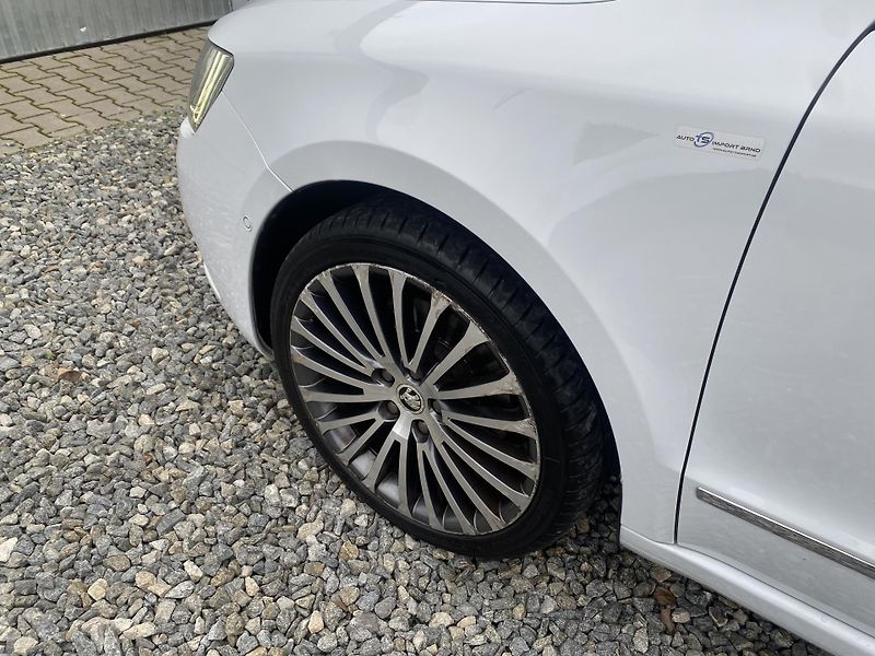 Škoda Superb 2.0TDi 4x4 170PS DSG L+K COMBI - fotka 19 z 158