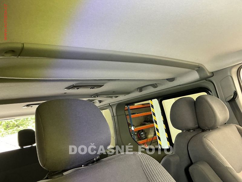 Opel Vivaro (2009) 2.5CDTi WESTFALIA, Cosmo - fotka 12 z 13