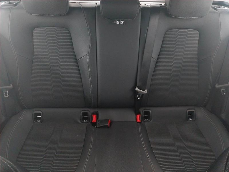 Mercedes-Benz CLA (2020) 180 - fotka 10 z 23