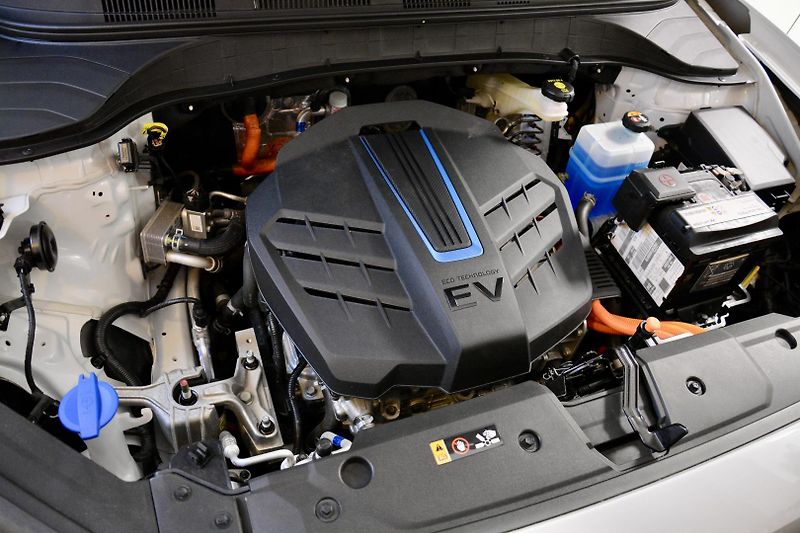 Hyundai Kona (2020) EV ELEKTRIC 100Kw 1 MAJITEL KA - fotka 42 z 54