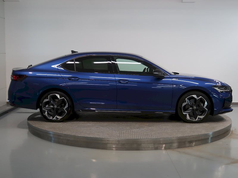 Škoda Superb (2025) SPORTLINE 2.0TDI 142KW 4x4 DSG - fotka 8 z 49