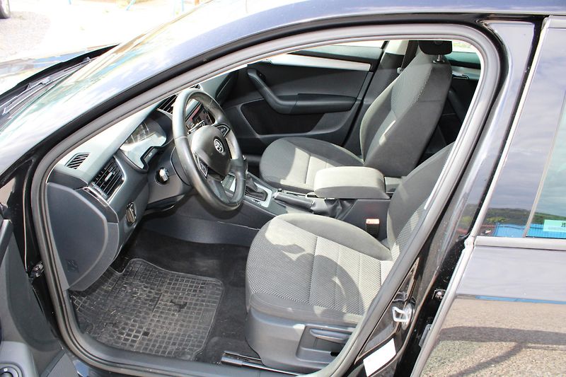 Škoda Octavia (2015) 2.0TDI NAVI KLIMA DSG 4X4 ALU - fotka 9 z 16